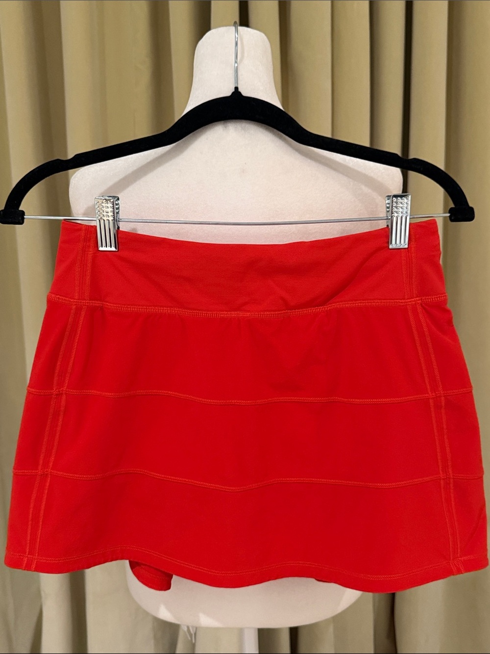 lululemon athletica- Women’s Red Pace Rival Mid-Rise Active Skirt- Size: 4